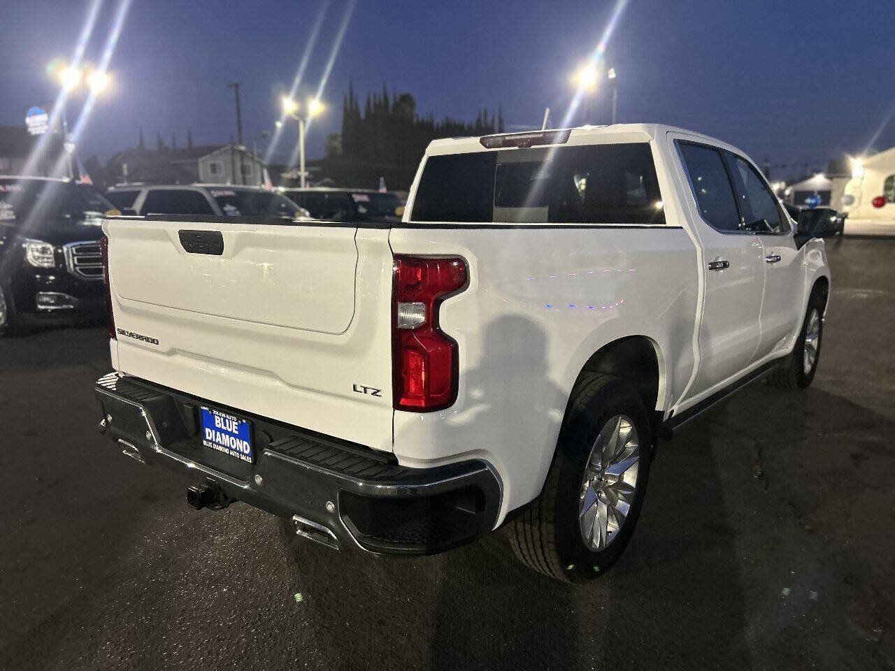 Used 2022 Chevrolet Silverado 1500 LTZ w/ LTZ Premium Package AWD/4WD image 6