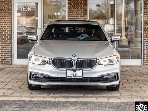 Used 2018 BMW 530i xDrive w/ Premium Package AWD/4WD image 2