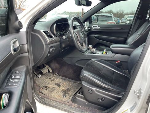 Used 2017 Jeep Grand Cherokee Altitude image 5