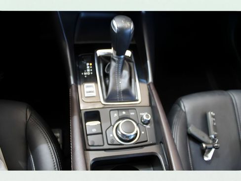 Used 2017 MAZDA MAZDA3 Touring image 21