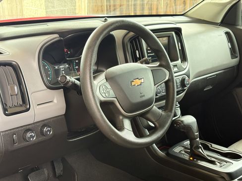 Used 2019 Chevrolet Colorado W/T w/ WT Convenience Package AWD/4WD image 20