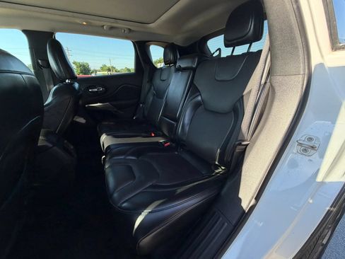 Used 2021 Jeep Cherokee Limited AWD/4WD image 11