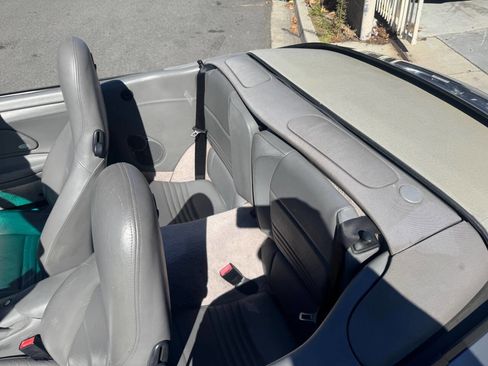 Used 2003 Porsche 911 Carrera image 9