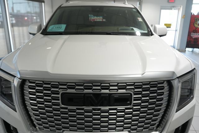 Used 2023 GMC Yukon XL Denali w/ Denali Reserve Package AWD/4WD image 7