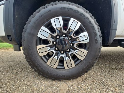 Used 2024 GMC Sierra 2500 Denali w/ Denali Reserve Package AWD/4WD image 16