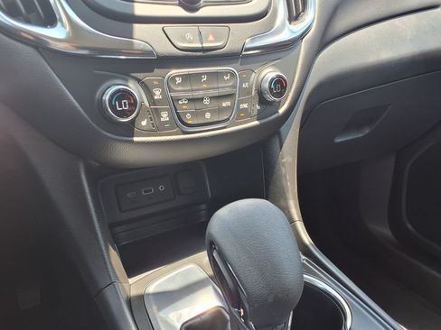 Used 2024 Chevrolet Equinox LT FWD image 29