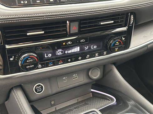 Used 2023 Nissan Rogue Platinum w/ Platinum Premium Package AWD/4WD image 20