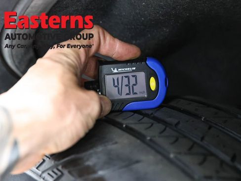 Used 2022 GMC Acadia SLE image 28