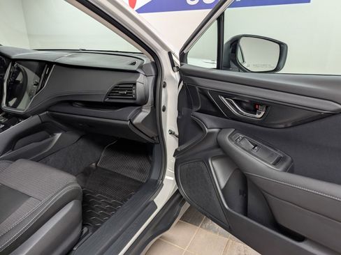 Used 2025 Subaru Outback Premium image 34