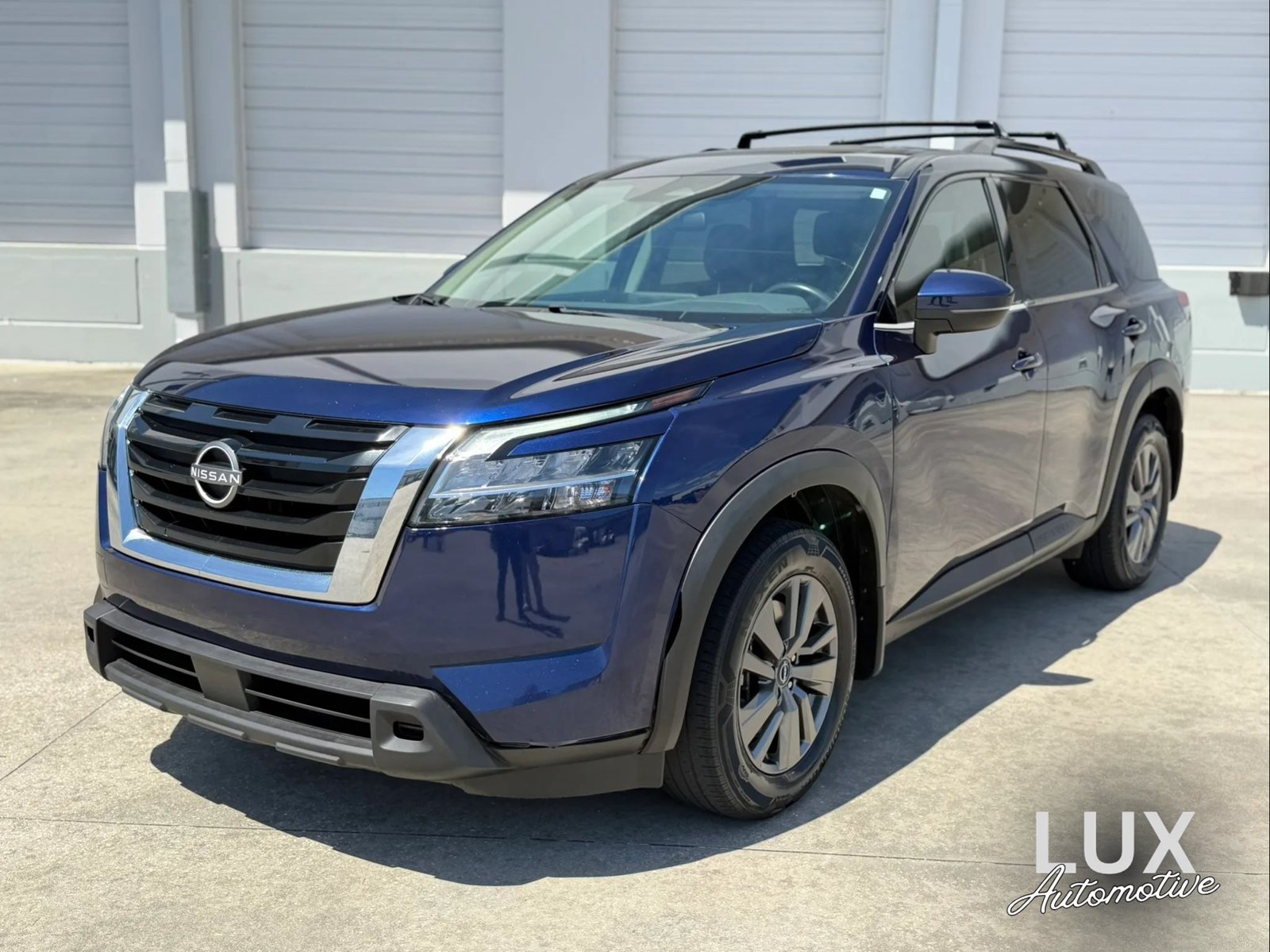Used 2022 Nissan Pathfinder SV w/ SV Premium Package AWD/4WD image 1