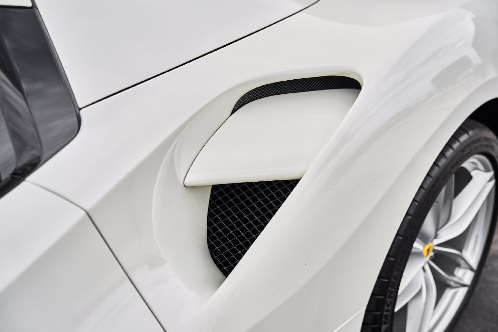 Used 2018 Ferrari 488 Spider RWD image 10