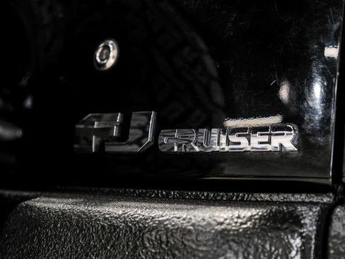 Used 2013 Toyota FJ Cruiser 4WD w/ Convenience Pkg image 53