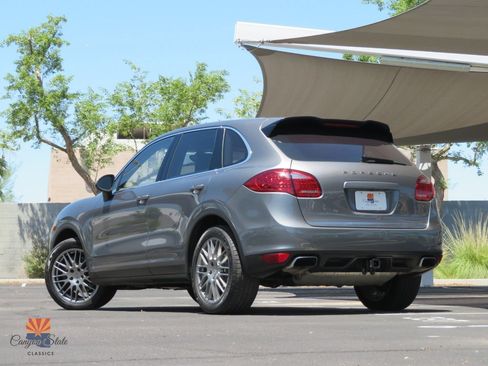 Used 2013 Porsche Cayenne AWD/4WD image 4