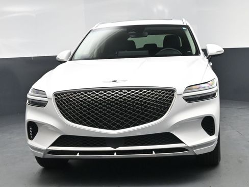 Used 2024 Genesis GV70 2.5T w/ Select Package image 11