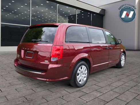 Used 2019 Dodge Grand Caravan SE FWD image 5