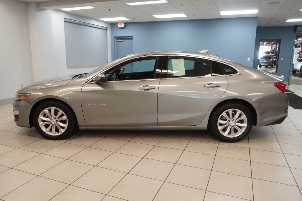Used 2024 Chevrolet Malibu LT FWD image 2