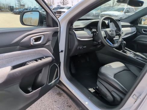 New 2026 Jeep Compass Latitude AWD/4WD image 22