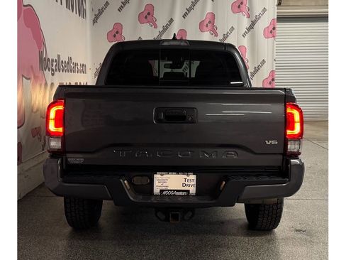 Used 2022 Toyota Tacoma SR5 image 11