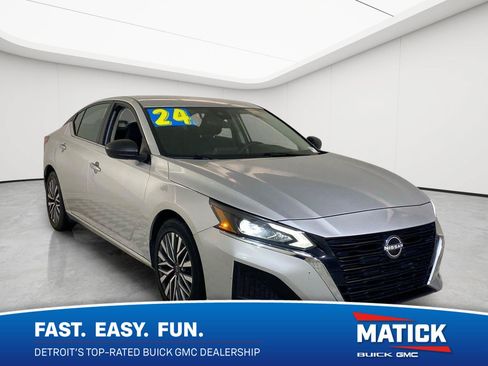 Used 2024 Nissan Altima 2.5 SV FWD image 1