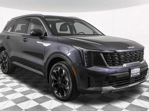 Used 2025 Kia Sorento EX image 14