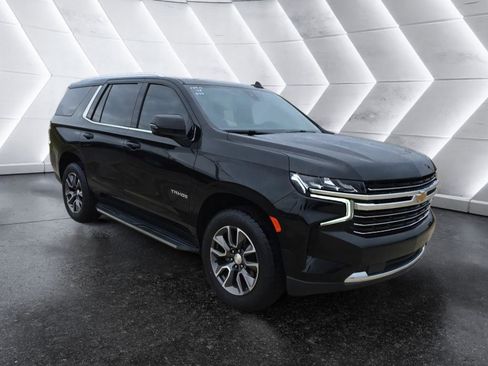 Used 2022 Chevrolet Tahoe LT w/ Luxury Package image 3
