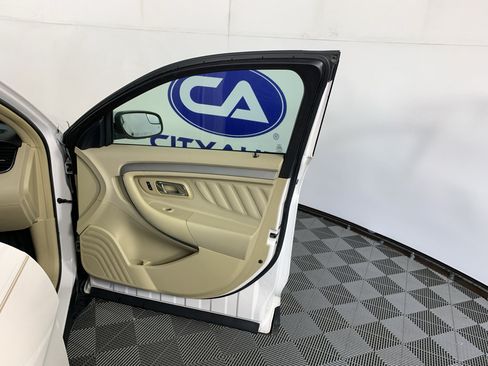 Used 2016 Ford Taurus SEL w/ Equipment Group 201A FWD image 38