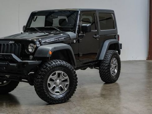 Used 2015 Jeep Wrangler Rubicon w/ Power Convenience Group AWD/4WD image 7