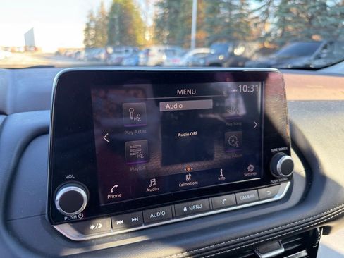 Used 2023 Nissan Rogue SV w/ SV Premium Package image 24