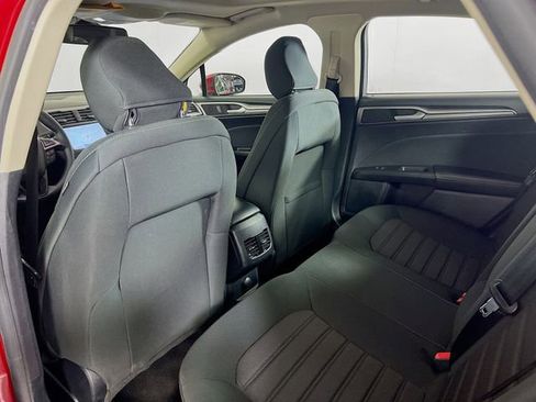 Used 2020 Ford Fusion SE image 23