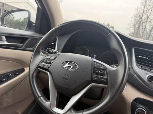 Used 2017 Hyundai Tucson SE Plus image 9