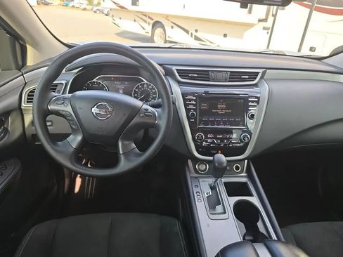 Used 2019 Nissan Murano S image 12