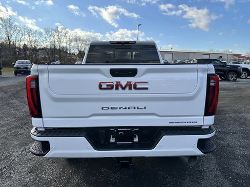 Used 2024 GMC Sierra 2500 Denali image 6