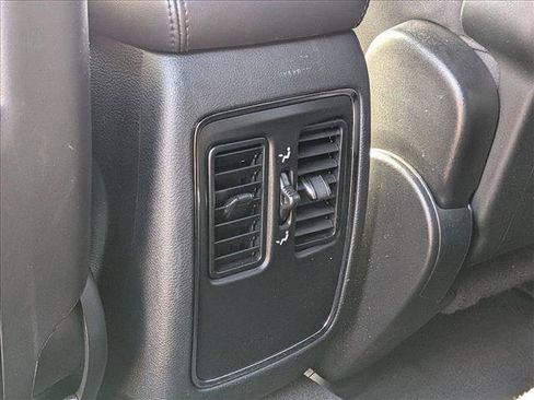 Used 2018 Jeep Grand Cherokee Laredo image 17