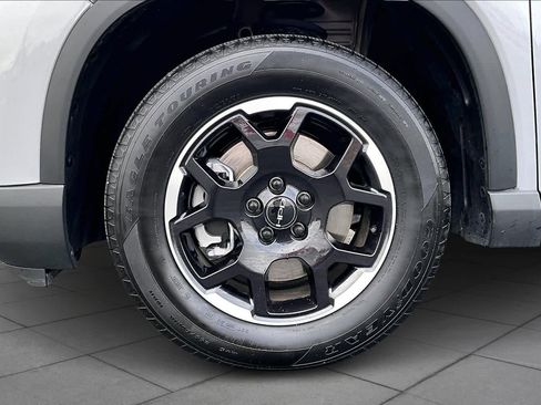 Used 2025 Honda Pilot EX-L image 10