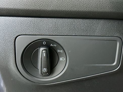 Used 2022 Volkswagen Tiguan S FWD image 17