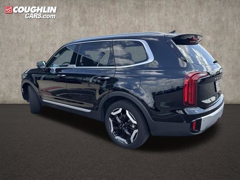 Used 2023 Kia Telluride S w/ S Sunroof Package FWD image 6