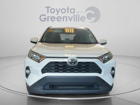 Used 2019 Toyota RAV4 XLE w/ Convenience Package FWD image 9