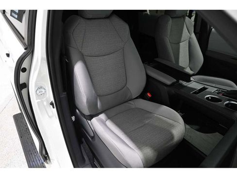 New 2025 Toyota Sienna LE image 16