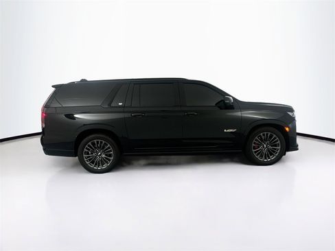 Used 2023 Cadillac Escalade ESV V image 4