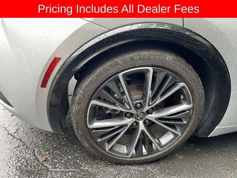 Used 2024 Toyota Prius XLE FWD image 8