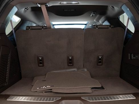 Used 2021 GMC Yukon Denali w/ Denali Premium Package image 17