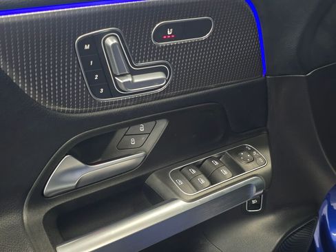 Used 2021 Mercedes-Benz GLB 250 4MATIC w/ Premium Package image 36