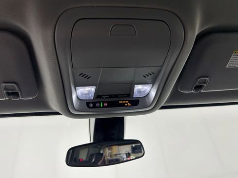 Used 2023 GMC Acadia SLE image 26