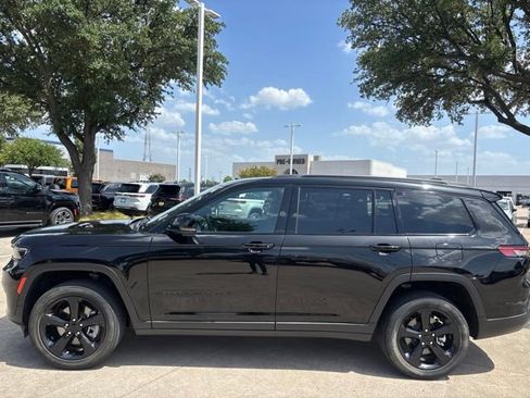 Used 2023 Jeep Grand Cherokee L Laredo AWD/4WD image 8