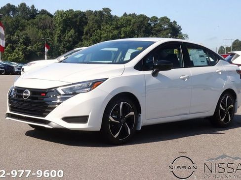 New 2025 Nissan Versa SR w/ Trunk Package image 3