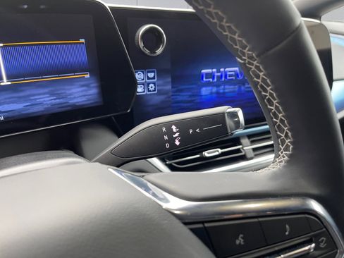 Certified 2025 Chevrolet Equinox EV LT w/ Convenience Package image 12