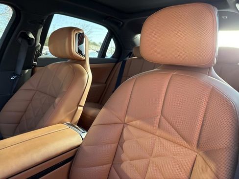 Used 2023 BMW 740i image 20