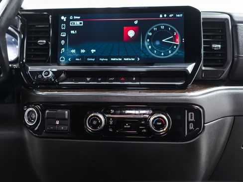 Used 2024 GMC Sierra 2500 SLE image 14