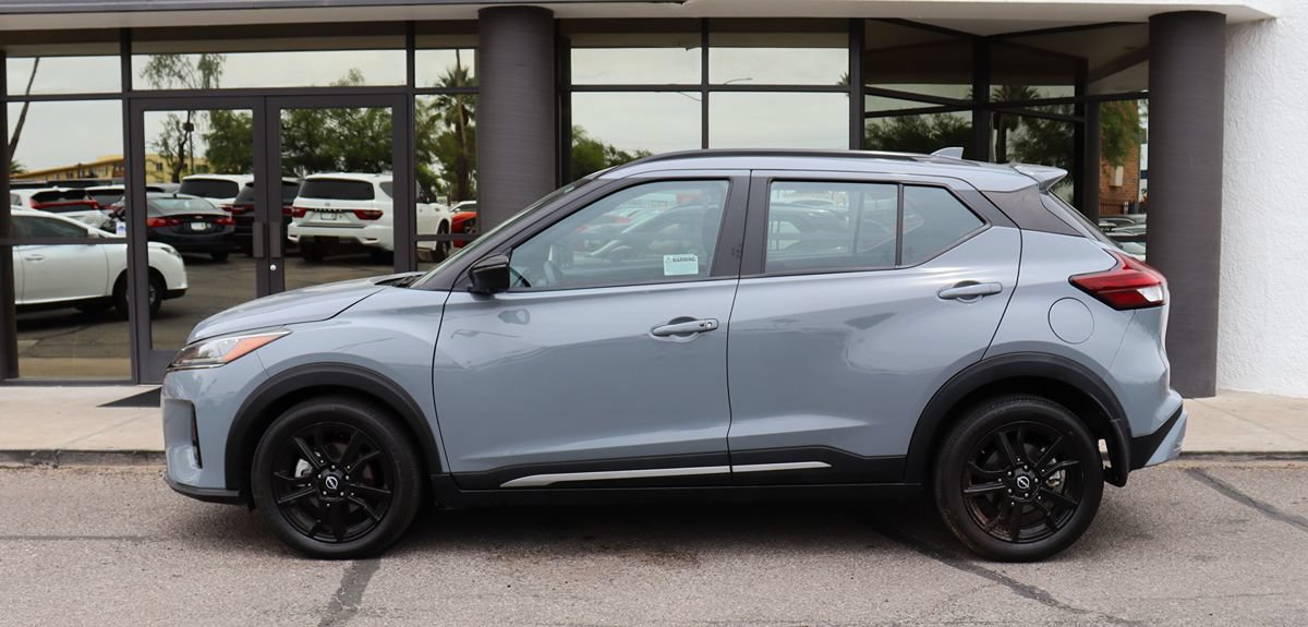 Used 2023 Nissan Kicks SR FWD image 8