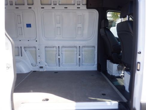 Used 2025 Mercedes-Benz Sprinter 2500 image 10
